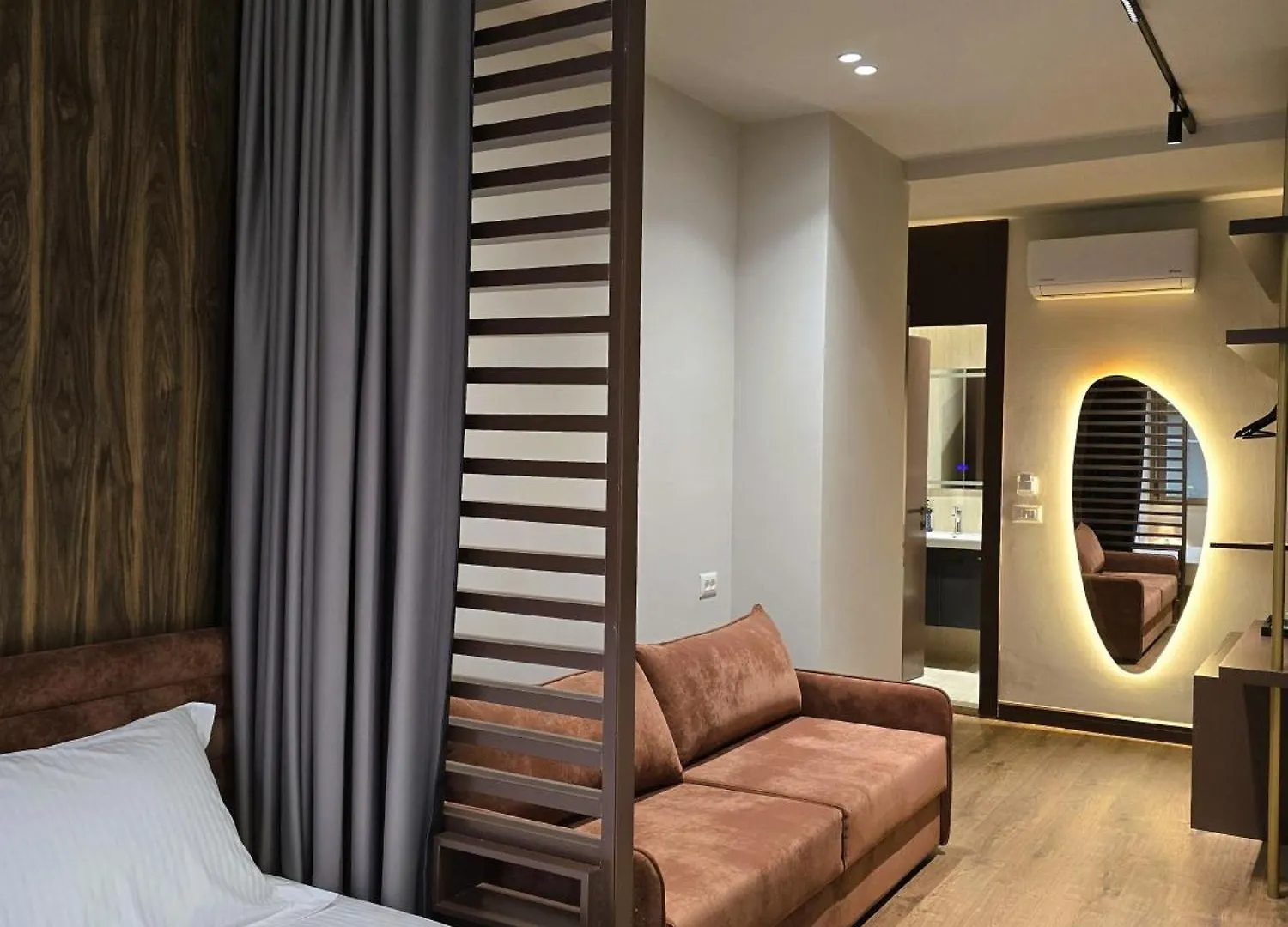 Sols Center Rooms Tirana